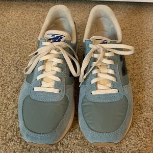 Retro New Balance 220 Athletic Sneaker